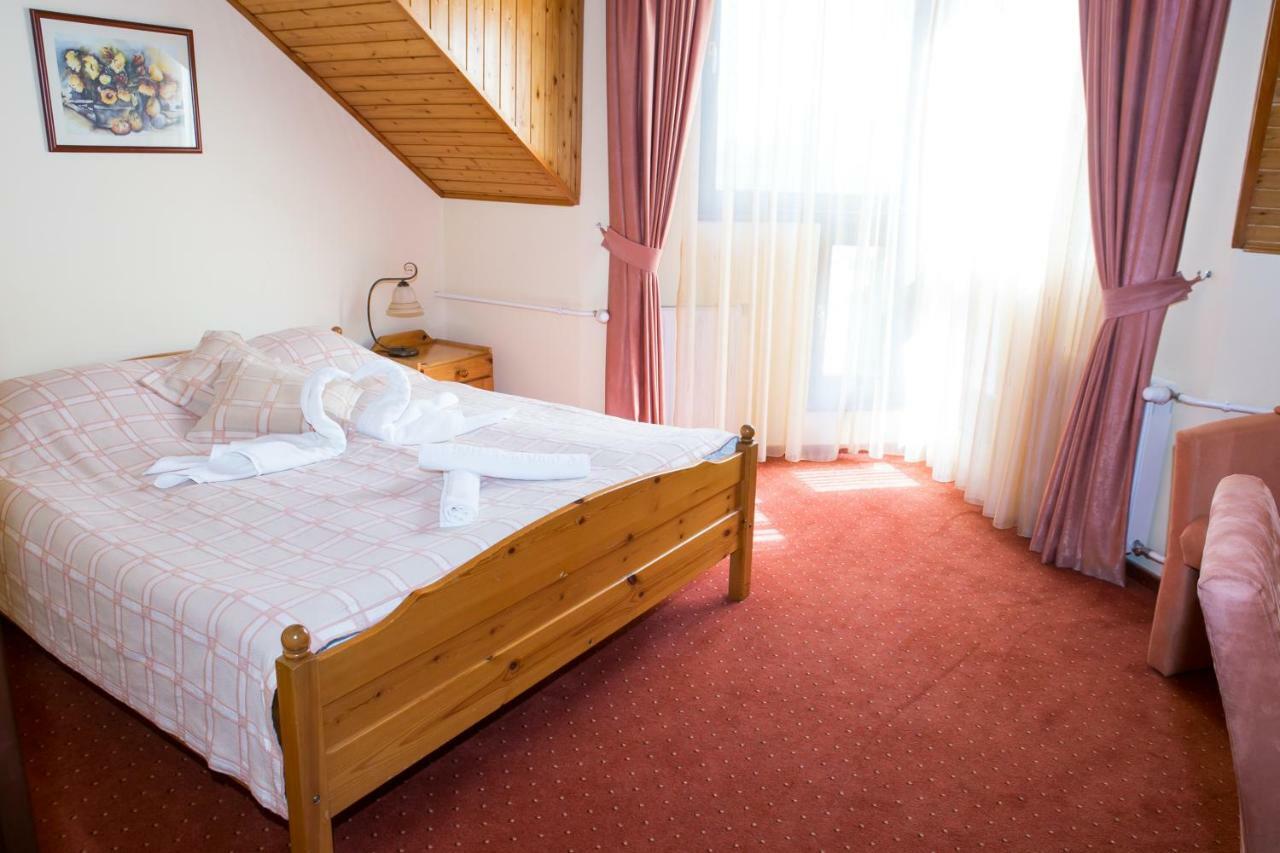 Hotel Fortuna Dávod Екстериор снимка